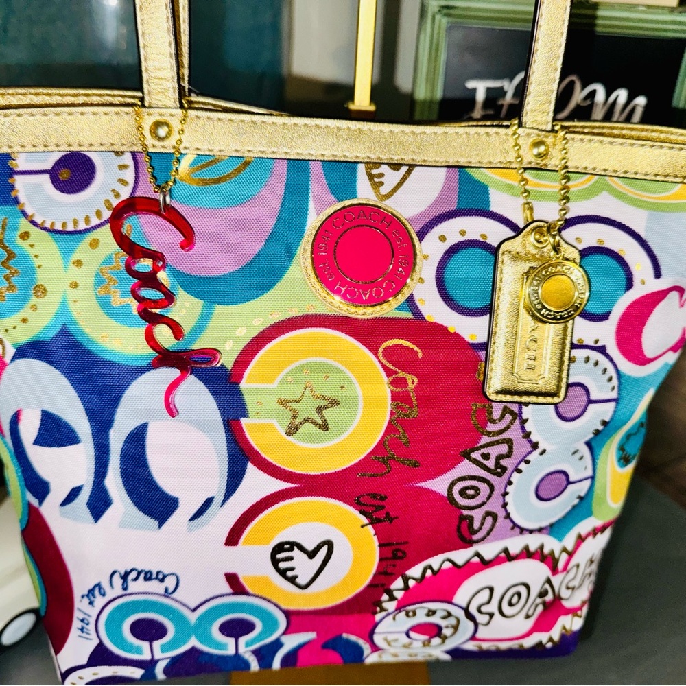 Coach Poppy C Graffiti bag 2012, top zip, gold leather F19434 - NEW With Tags - Picture 14 of 16